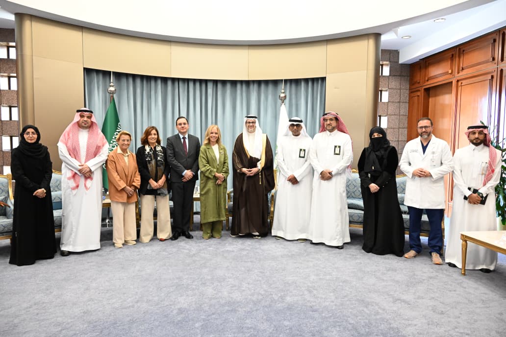 رئيس جامعة الملك عبدالعزيز يستقبل رئيسة الجامعة الكاثوليكية في البرتغال لبحث التعاون الأكاديمي